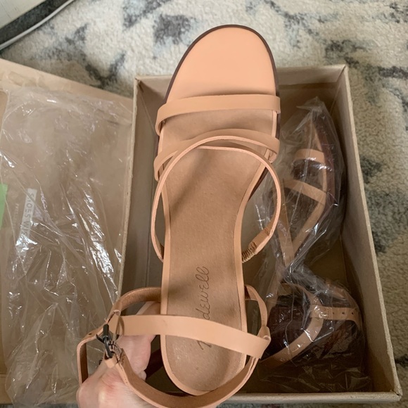 NWT Madewell Edie Leather Sandal in Ashen Sand - Picture 7 of 7